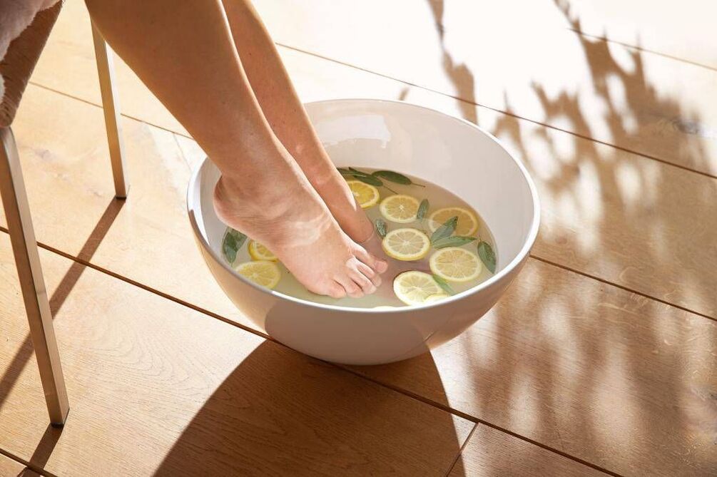 hoe je baden gebruikt tegen nagelschimmel